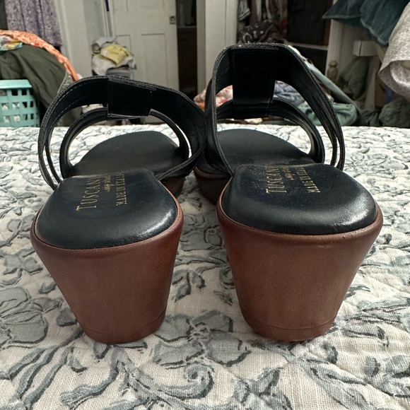 Tuscany and Easy Street black sandals NWOT - Picture 2 of 6